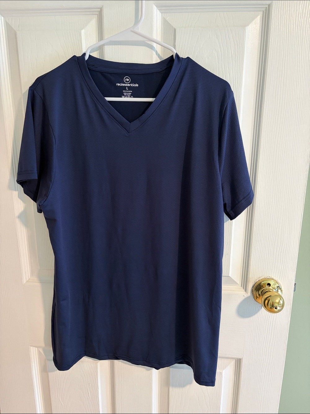 NWOT Real Essentials Men's V-Neck Short Sleeve Tee in Navy